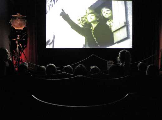 Kinder erleben einen Film im historischen Kino des Museums Industriekultur | Fotoaufnahme von Thomas Ruppenstein Kinder erleben einen Film im historischen Kino des Museums Industriekultur | Fotoaufnahme von Thomas Ruppenstein