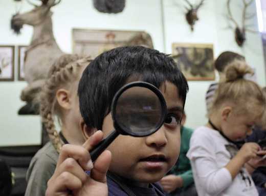 Kinder als kleine Entdecker im Germanischen Nationalmuseum | Fotoaufnahme von Thomas Ruppenstein Kinder als kleine Entdecker im Germanischen Nationalmuseum | Fotoaufnahme von Thomas Ruppenstein