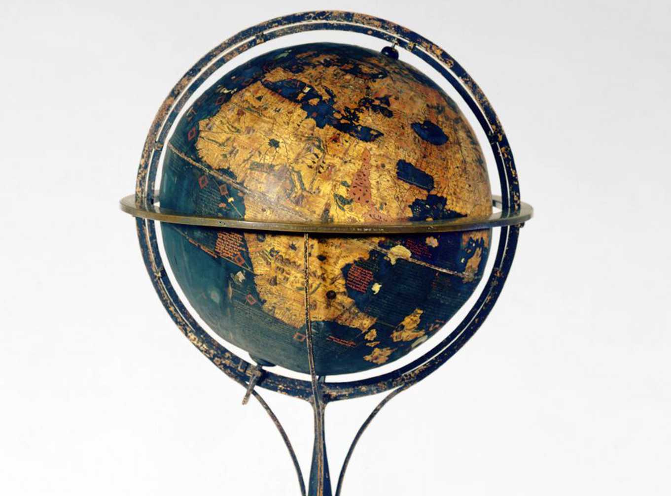 Die Abbildung zeigt den sogenannten Behaim-Globus, geschaffen in der Werkstatt des Nürnbergers Martin Behaim um 1492/94. Die Fotoaufnahme stammt von Jürgen Musolf.