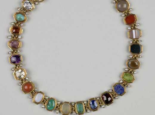 Halskette aus „Gesundsteinen“, sogenannte Nürnberger Stückleinkette, um 1530/40 | Fotoaufnahme GNM