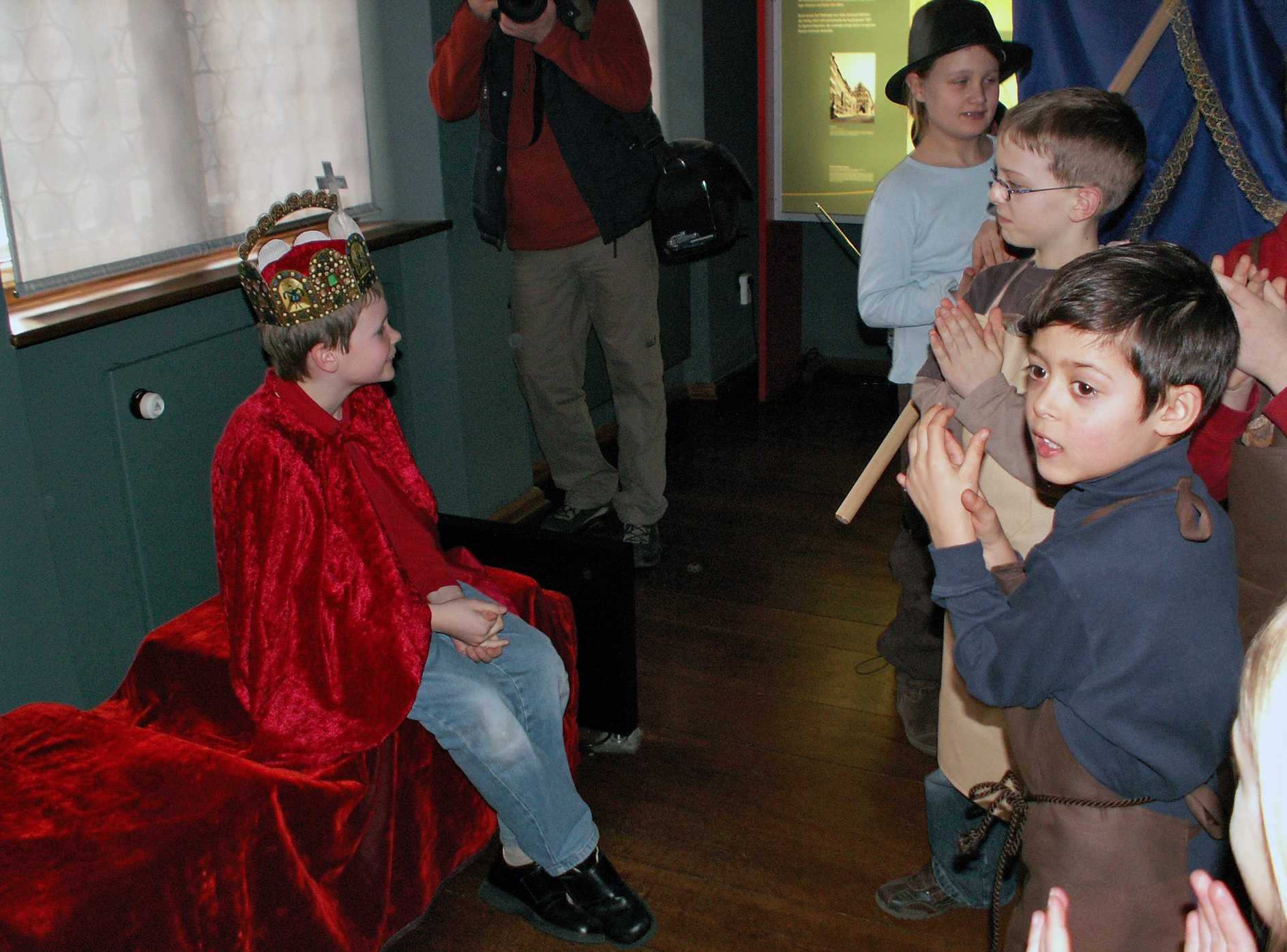 Kinder im Stadtmuseum im Fembo-Haus | Fotoaufnahme Museen der Stadt Nürnberg Kinder im Stadtmuseum im Fembo-Haus | Fotoaufnahme Museen der Stadt Nürnberg