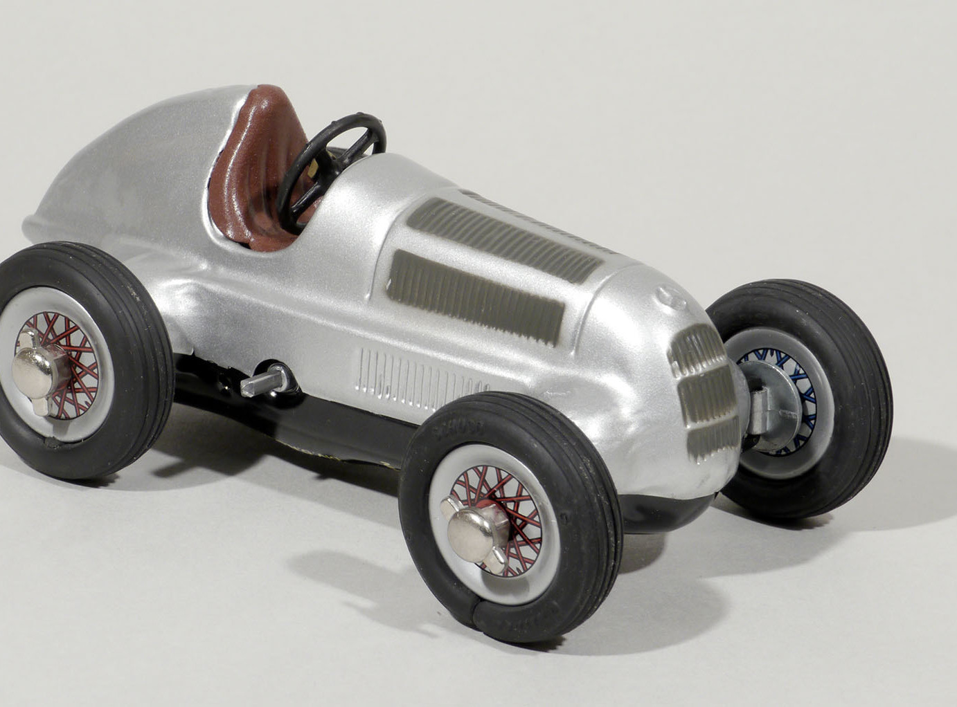 Spielzeugauto aus der Sammlung des Spielzeugmuseums | Fotoaufnahme des Spielzeugmuseums