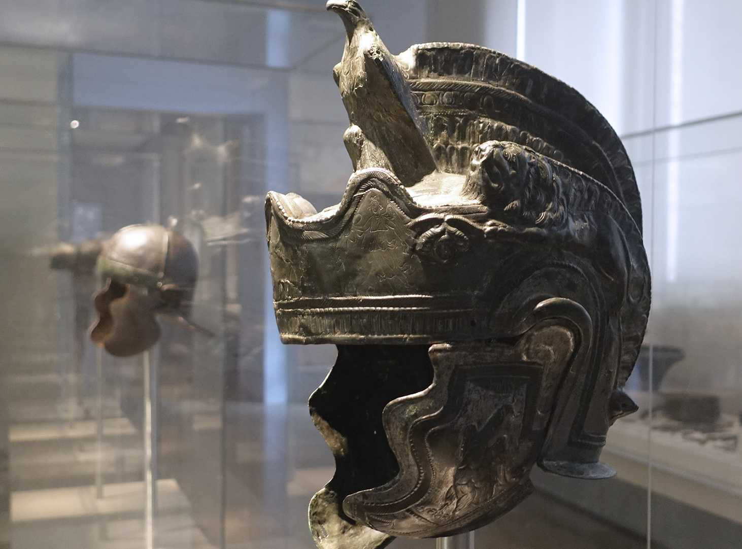 Paradehelm im Germanischen Nationalmuseum, 2. Hälfte 2. Jhd. n. Chr. | Fotoaufnahme GNM