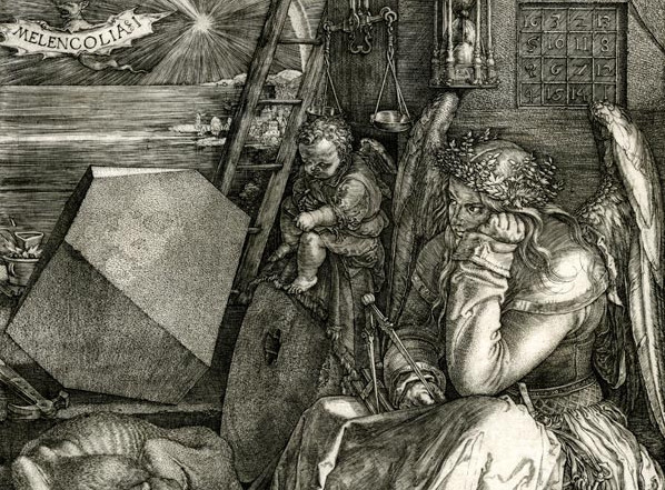 Albrecht Dürer: Melencolia § I, 1514. Bildnachweis: Museen der Stadt Nürnberg, Grafische Sammlung. Bei der Abbildung handelt es sich um das Werk "Melancholia I" von Albrecht Dürer aus dem Jahr 1514. Das Bild zeigt eine geflügelte, melancholisch dreinblickende Frauengestalt, die auf einem Stein sitzt und den Kopf in die Hand stützt. Um sie herum liegen zahlreiche Werkzeuge, wissenschaftliche Instrumente und geometrische Körper – alles wirkt unordentlich, als wäre ein kreativer Prozess ins Stocken geraten. Ein schlafender Hund liegt zu ihren Füßen, während ein kleiner Putto, ein Engelskind, daneben sitzt und etwas zeichnet. Im Hintergrund leuchtet ein heller Stern am Himmel über einem Meer, darüber ein Banner mit der Aufschrift „Melencolia I“.