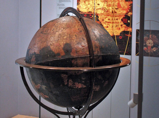 Behaim-Globus, 1492/94 | Fotoaufnahme von Thomas Ruppenstein Die Abbildung zeigt den Behaim-Globus von 1492/94. Die Fotoaufnahme stammt von Thomas Ruppenstein.
