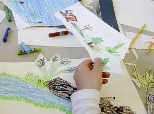 Die Abbildung zeigt ein Kind beim kreativen Gestalten in der Kunstvilla. Die Fotoaufnahme stammt von Pirko Schröder.
